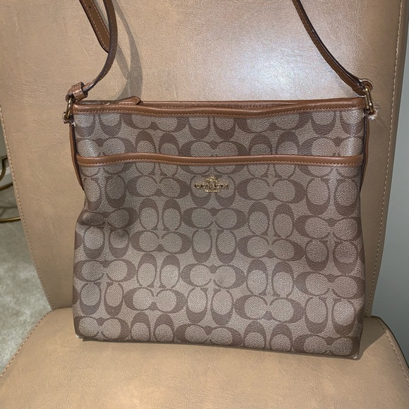 Coach Handbags - Coach Crossbody Bag!